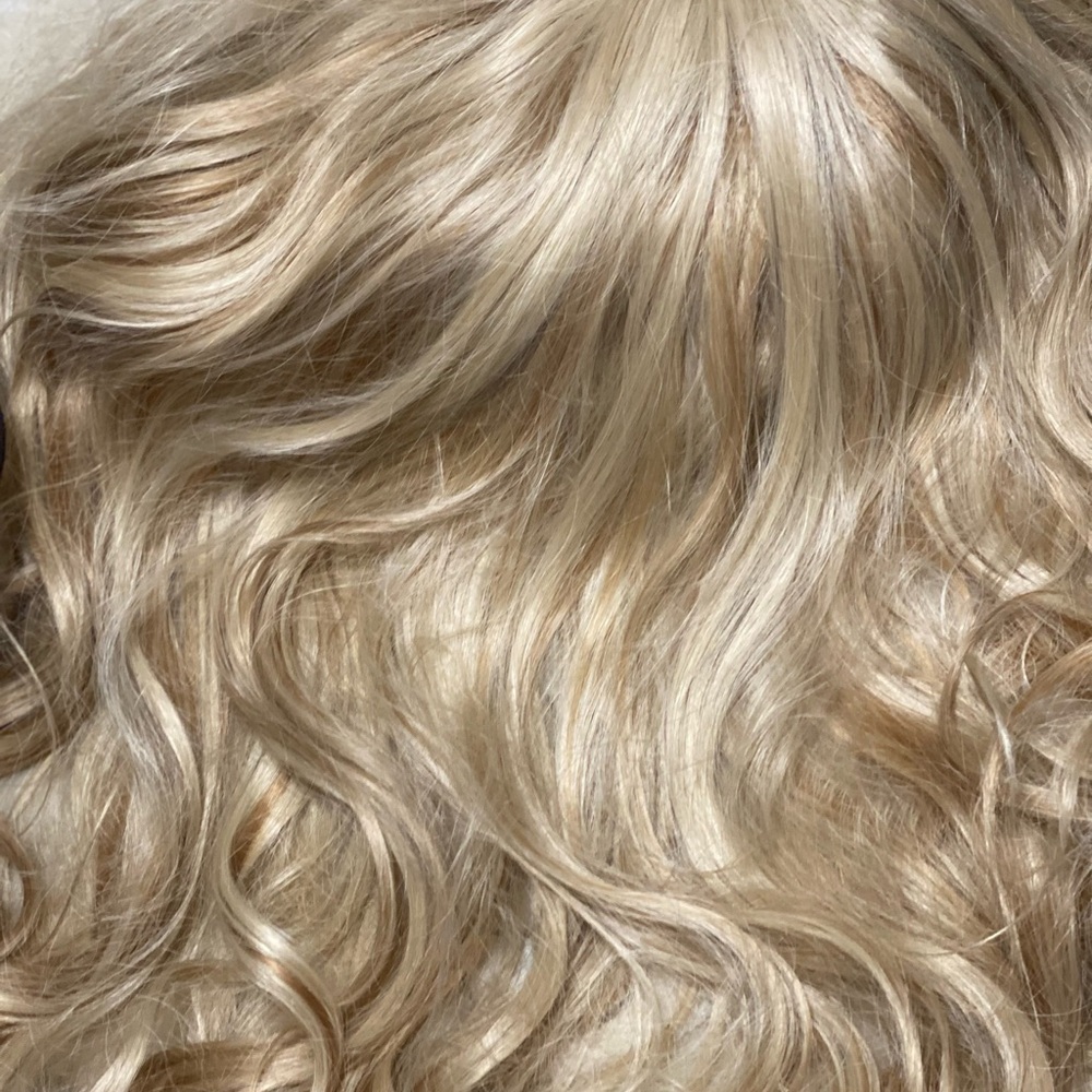 Blonde Wavy Hair wig Brand New Full
